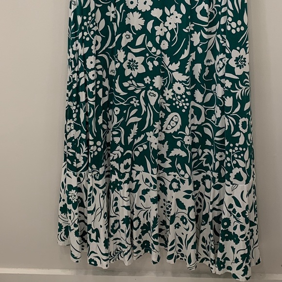 Lovely Boden spring/summer sleeveless midi dress in green and white. - Picture 4 of 5